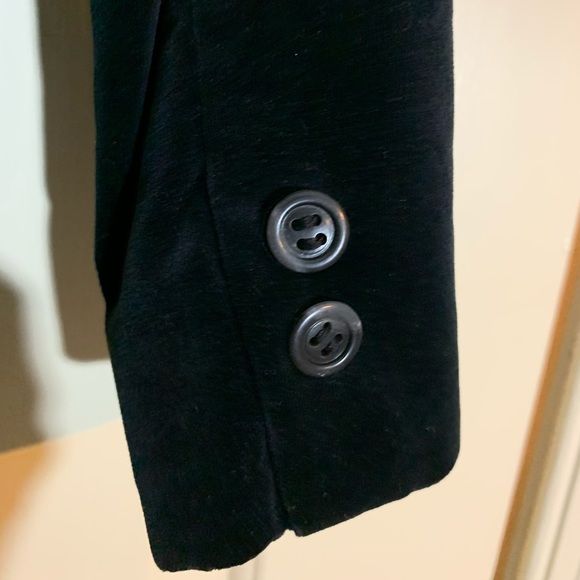 VTG classic black velvet blazer w/pocket detail - Picture 4 of 8